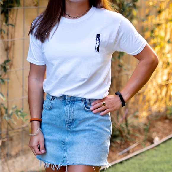 Embroidered “WINDOW WOMAN “ Handmade Tee - Picture 4 of 5